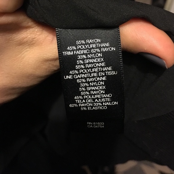 ❌ SOLD: Kenneth Cole Faux Leather Statement Vest - Picture 4 of 8